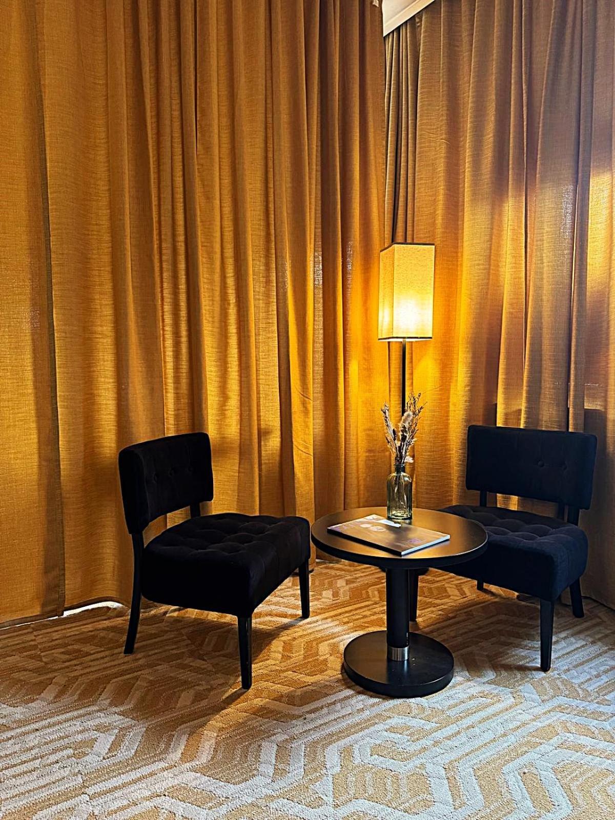 The Originals Boutique, Hotel Bulles By Forgeron, Lille Sud Seclin Bagian luar foto