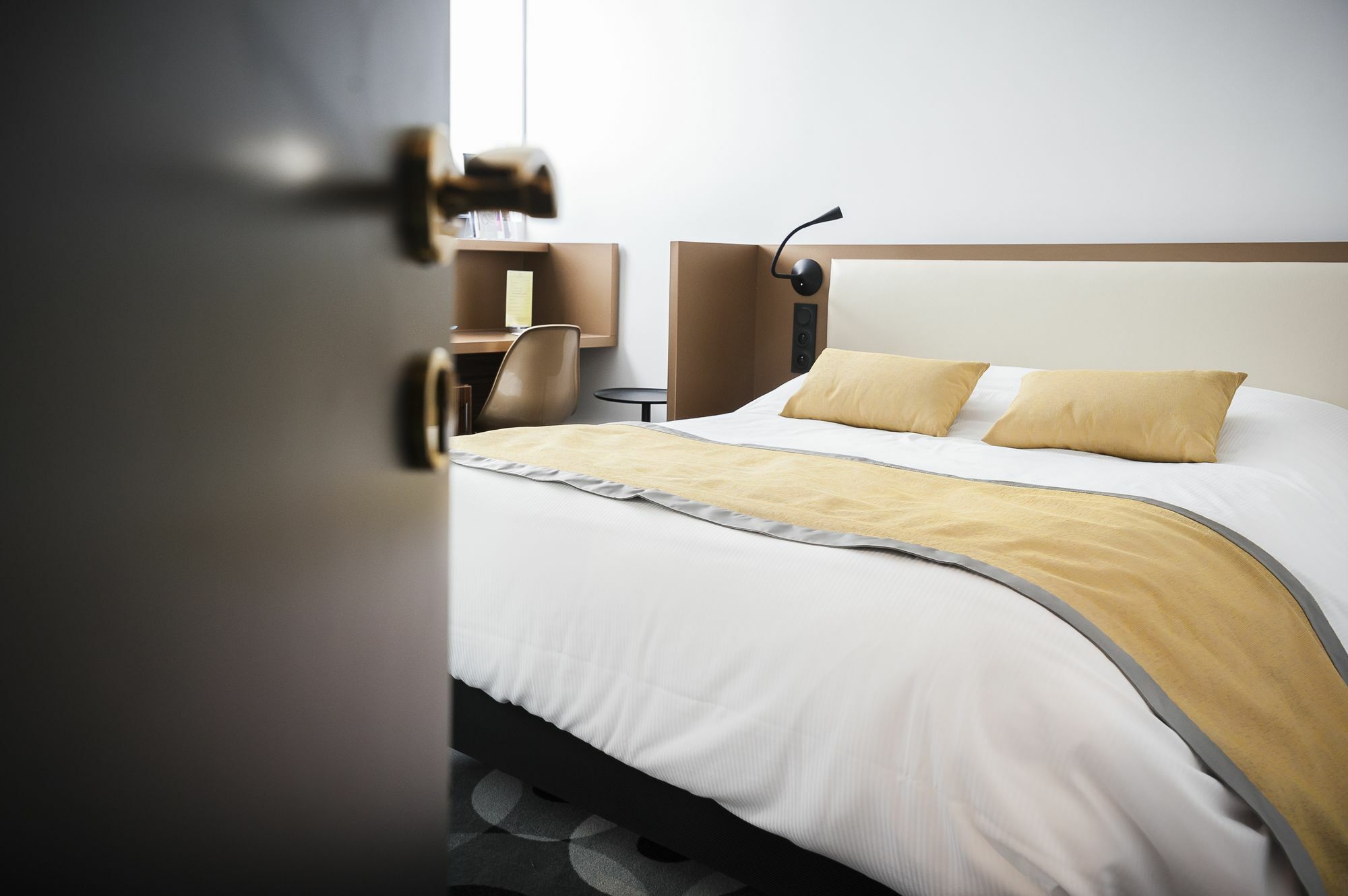 The Originals Boutique, Hotel Bulles By Forgeron, Lille Sud Seclin Bagian luar foto